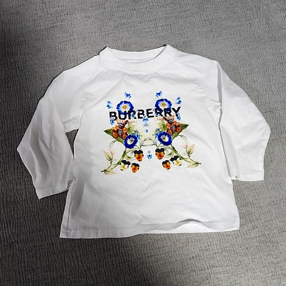 Burberry long sleeve t shirt size 3t.